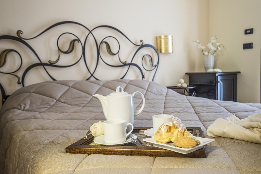 Costa Catterina B&B Castagnito Екстериор снимка