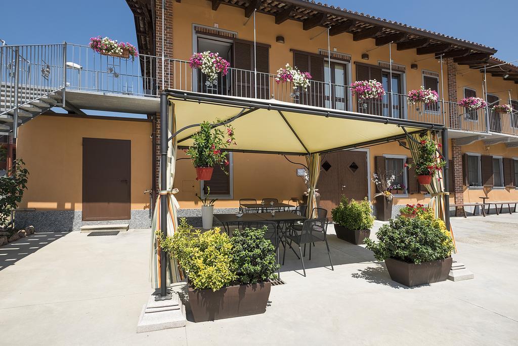 Costa Catterina B&B Castagnito Екстериор снимка